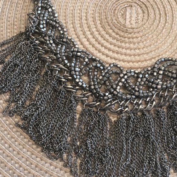 Metallic fringe collar style necklace - Picture 3 of 3